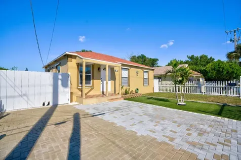 128 W 16th Street Riviera Beach FL 33404