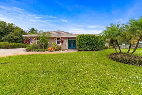 2670 NE Pinecrest Lakes Boulevard Jensen Beach FL 34957