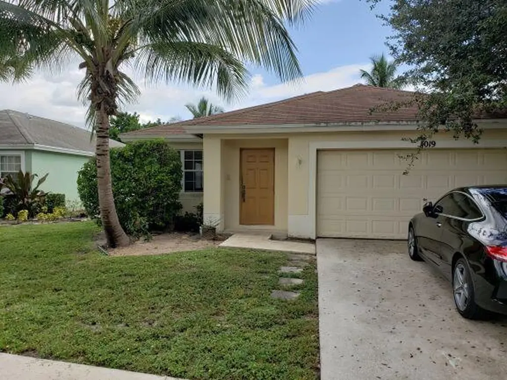 1019 Park Hill Drive Haverhill FL 33417