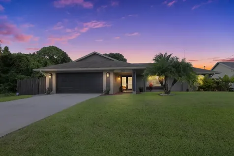 2461 SW Chestnut Lane Port St Lucie FL 34953