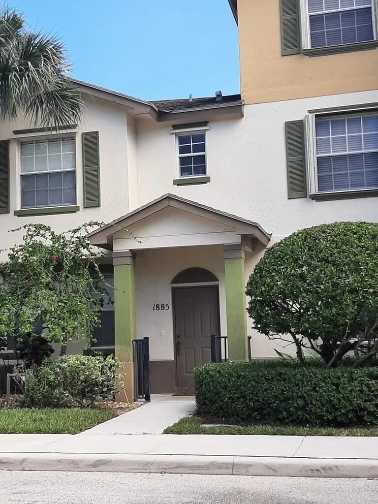 1885 SE High Springs Drive Port St Lucie FL 34952