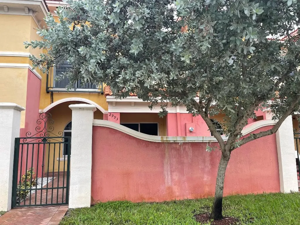 2993 NW 35th Terrace Lauderdale Lakes FL 33311