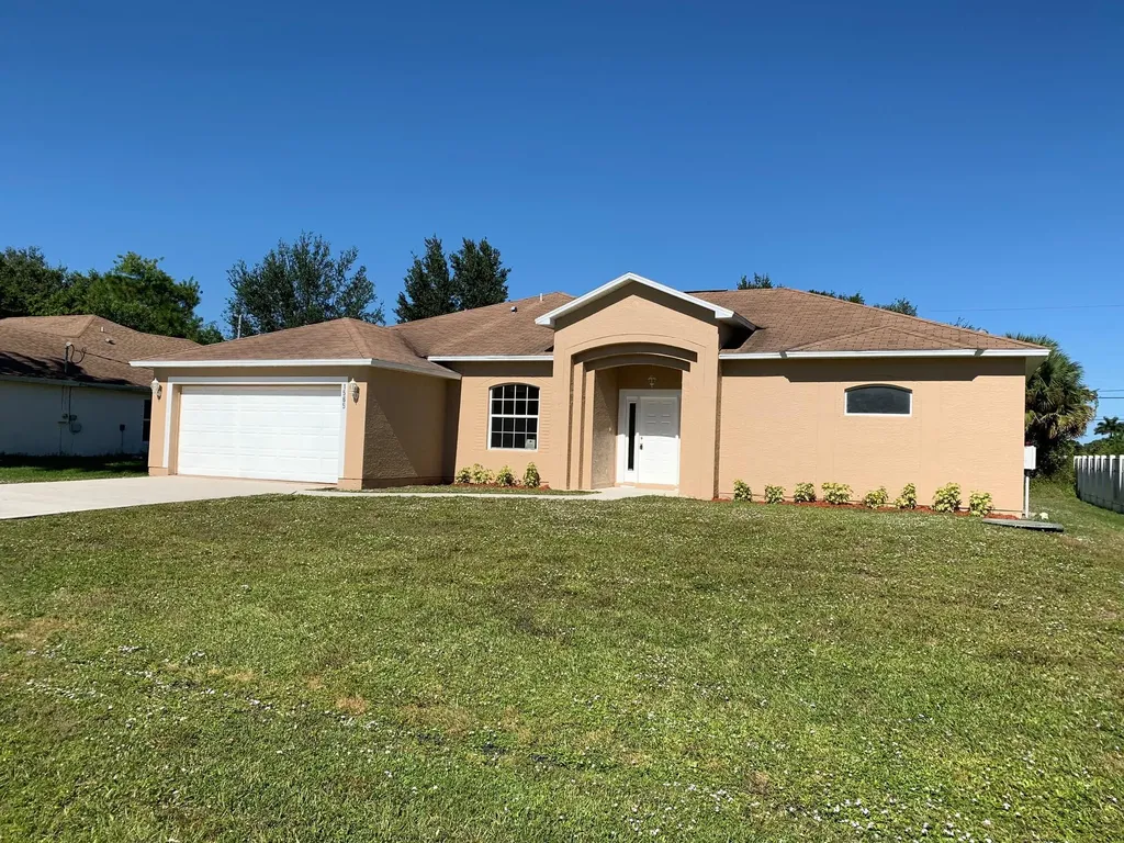 1565 SW Underwood Avenue Port St Lucie FL 34953