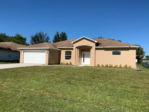 1565 SW Underwood Avenue Port St Lucie FL 34953
