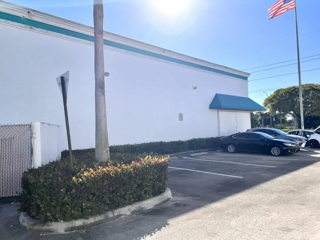 324 S Powerline Road Deerfield Beach FL 33442