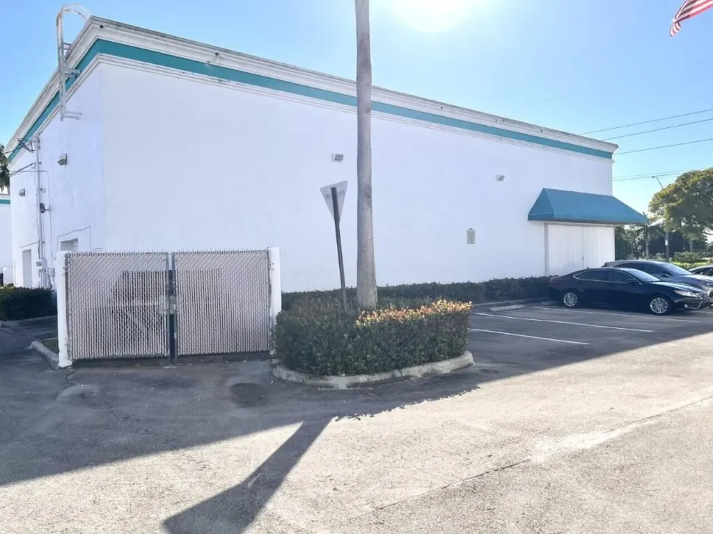 324 S Powerline Road Deerfield Beach FL 33442