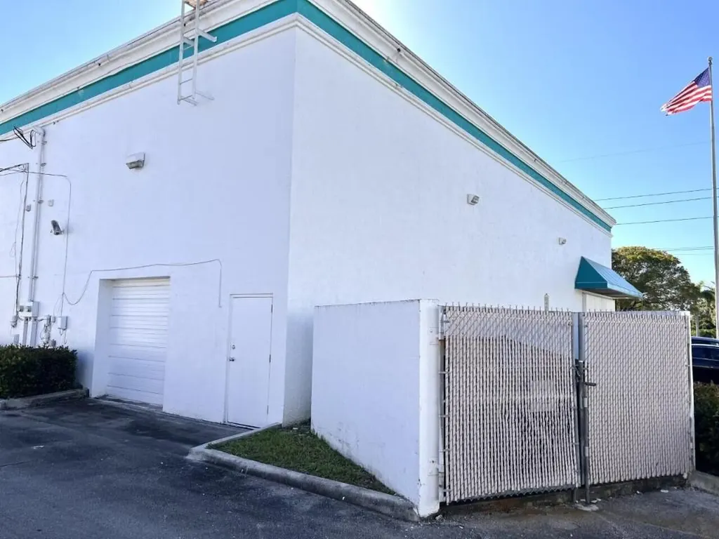 324 S Powerline Road Deerfield Beach FL 33442