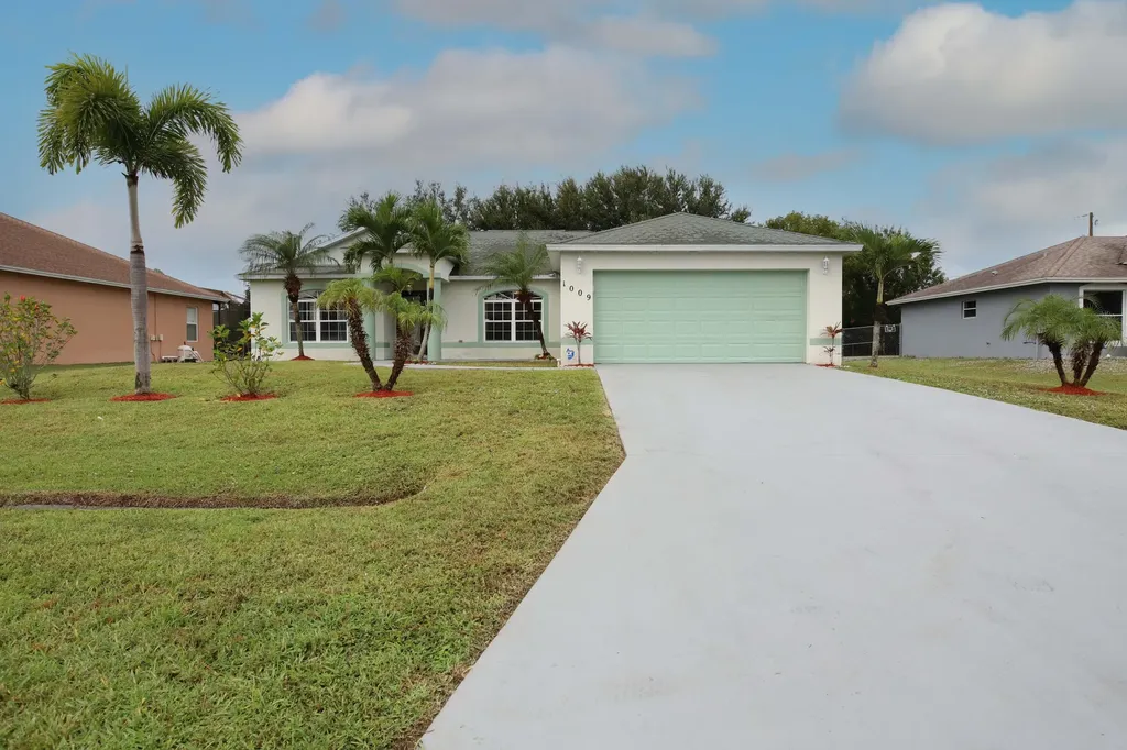 1009 SW Fenway Road Port St Lucie FL 34953