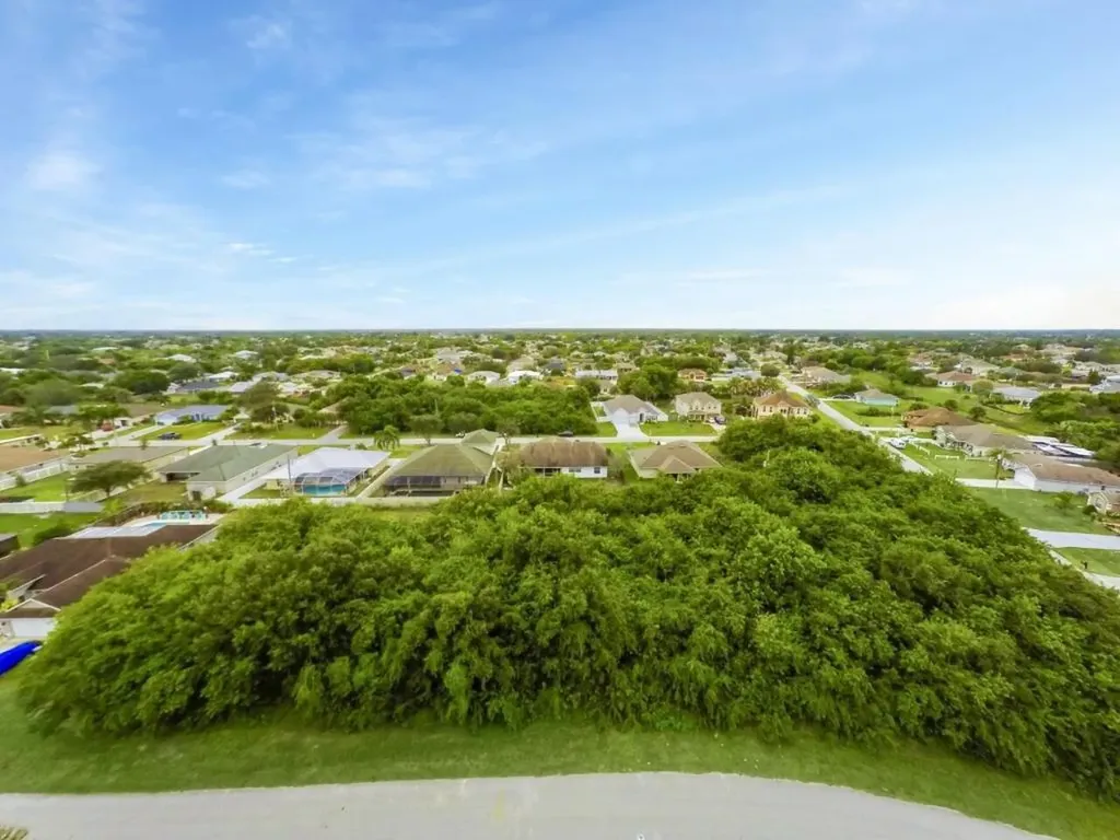 982 SW Mcelroy Avenue Port St Lucie FL 34953