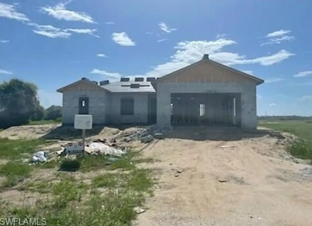 1094 Argosy Circle Labelle FL 33935
