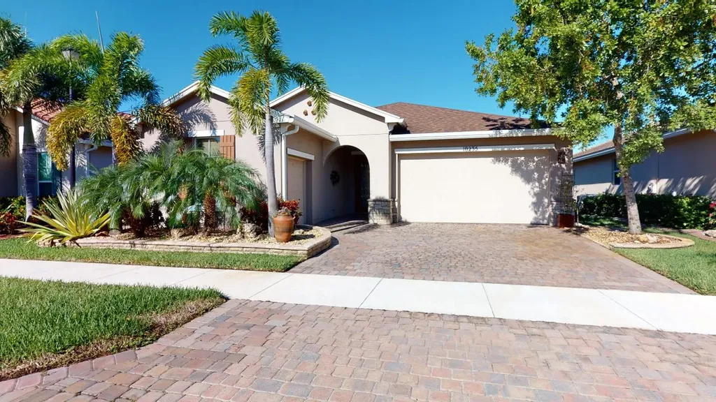 10235 SW Fernwood Avenue Port St Lucie FL 34987