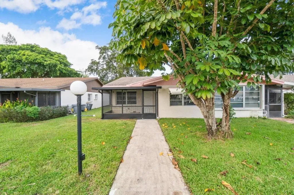 6051 La Palma Lane Delray Beach FL 33484