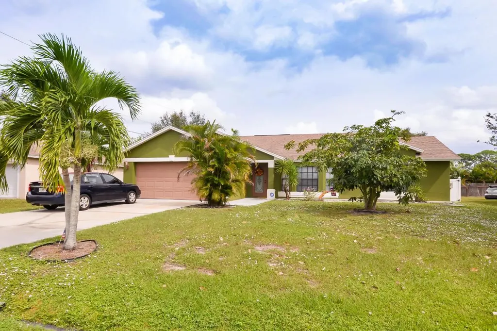 1271 SE Sandia Drive Port St Lucie FL 34983