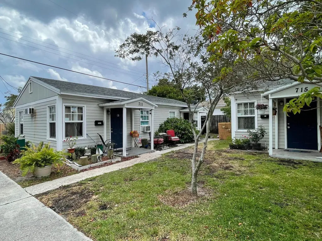 711 8th Avenue N Lake Worth Beach FL 33460