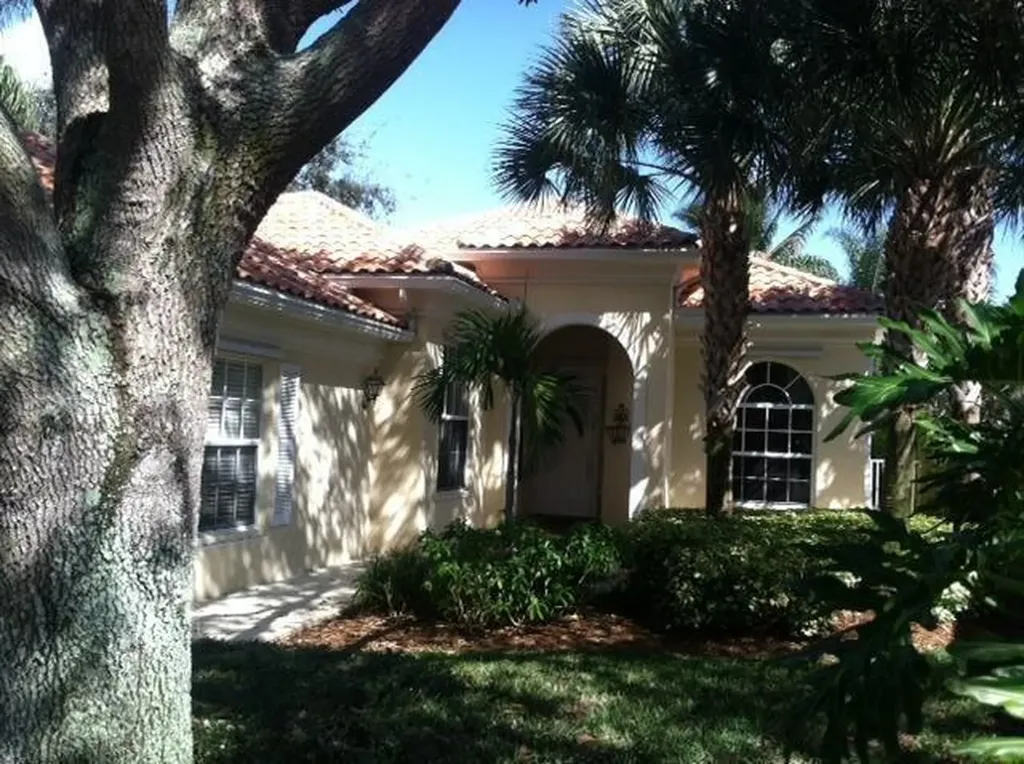 4987 Garden Drive Delray Beach FL 33445