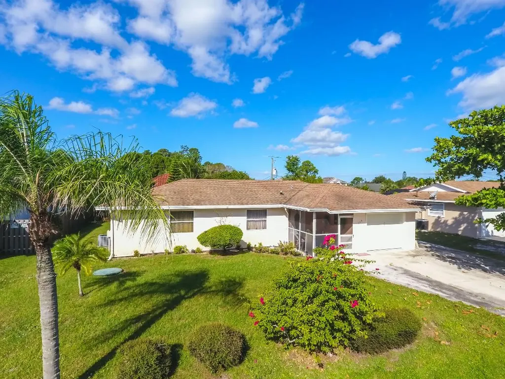 202 NW Curtis Street Port St Lucie FL 34983