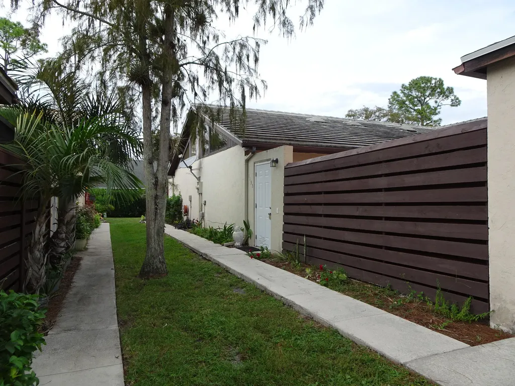1193 Periwinkle Place Wellington FL 33414