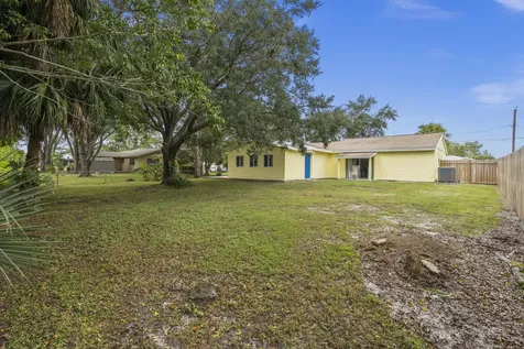 238 SW Christmas Terrace Port St Lucie FL 34984