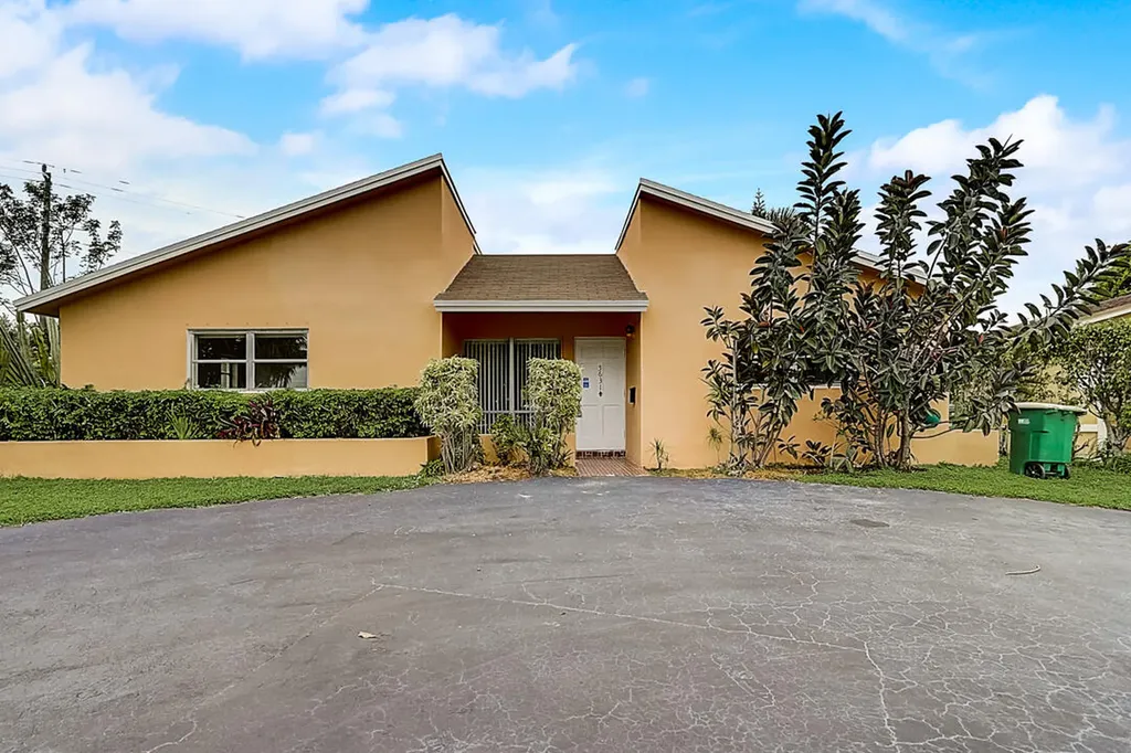 5631 NW 58th Way Tamarac FL 33319