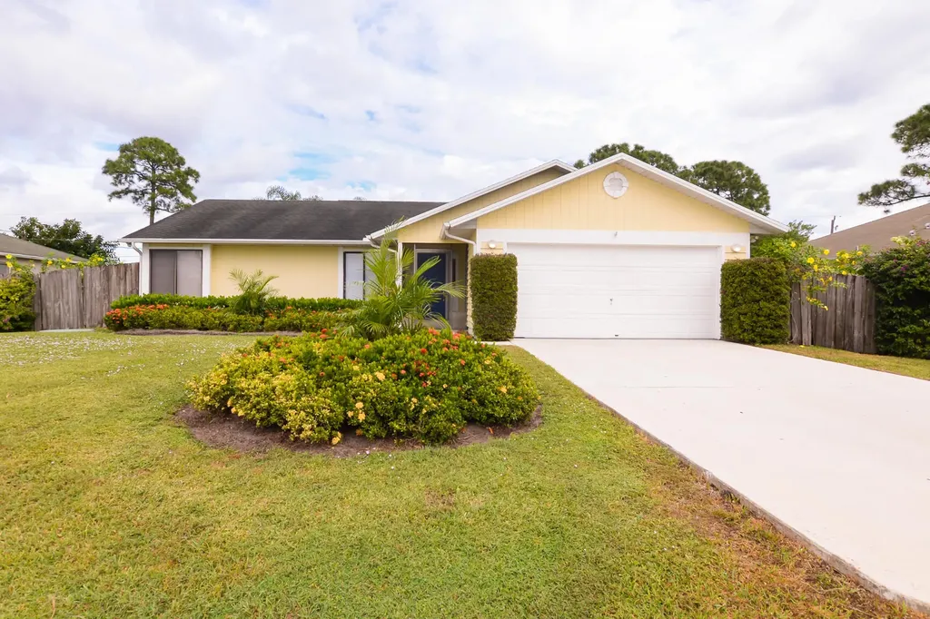 1555 SW Andalusia Road Port St Lucie FL 34953