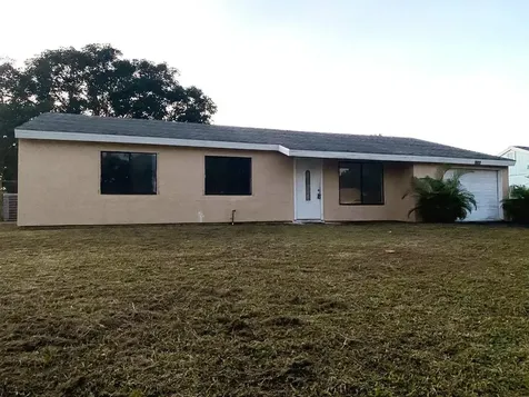 1922 SE Burgundy Lane Port St Lucie FL 34952