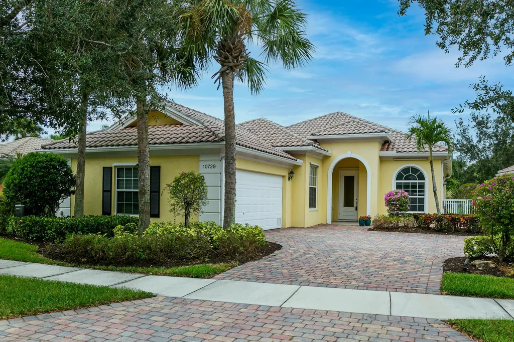 10729 SW Stratton Drive Port St Lucie FL 34987