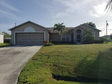 407 SW Log Drive Port St Lucie FL 34953