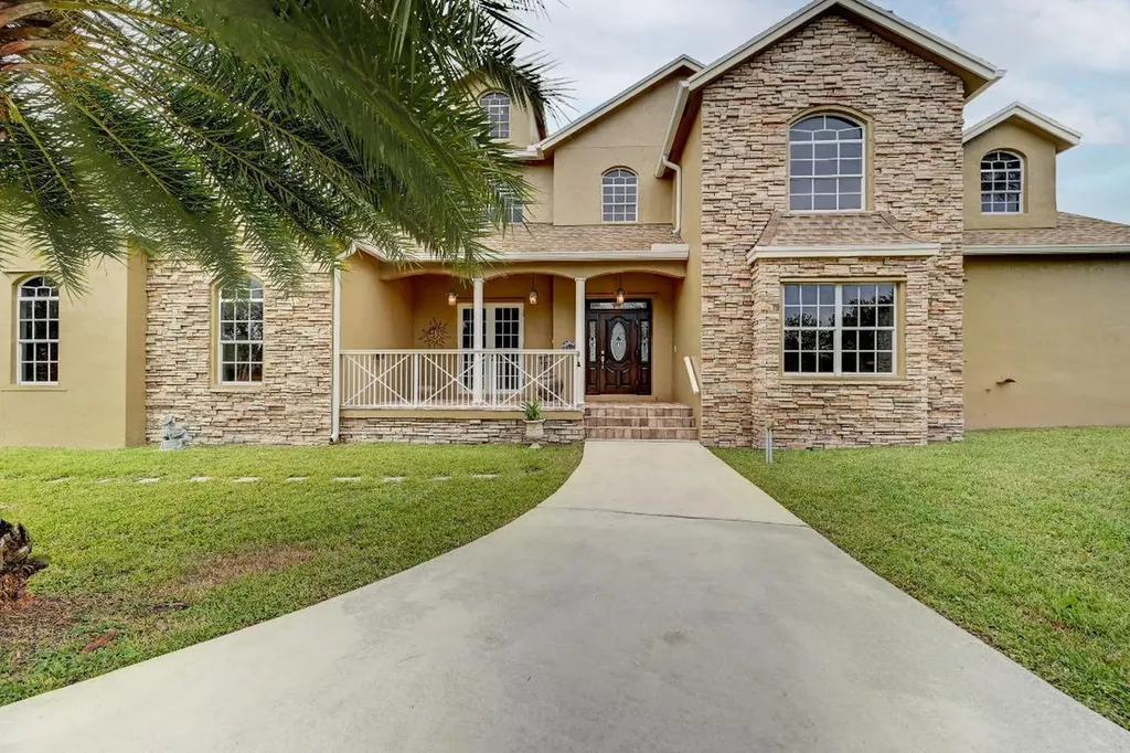 2203 Prarieview Drive Loxahatchee FL 33470