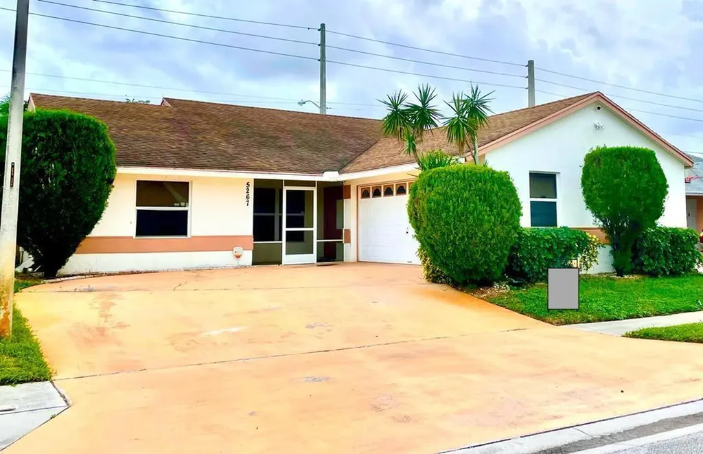 5267 Blueberry Hill Avenue Lake Worth FL 33463