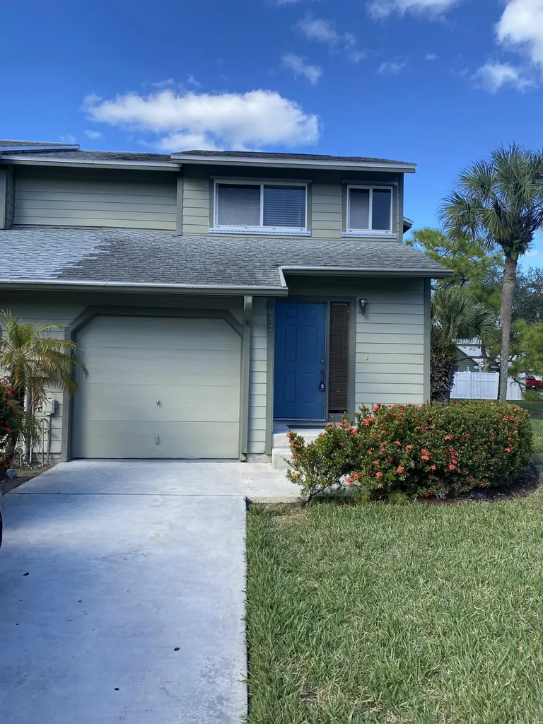 637 NE Wax Myrtle Way Jensen Beach FL 34957