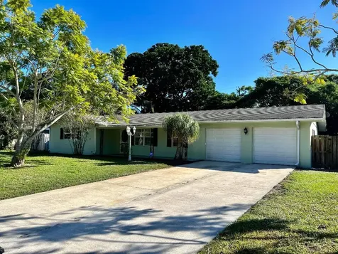 1603 Ponce De Leon Prado Fort Pierce FL 34982