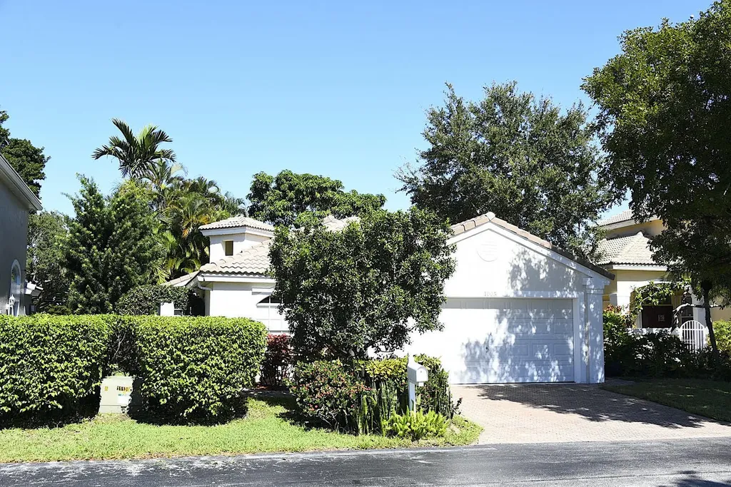 1005 Fairfax Circle W Boynton Beach FL 33436
