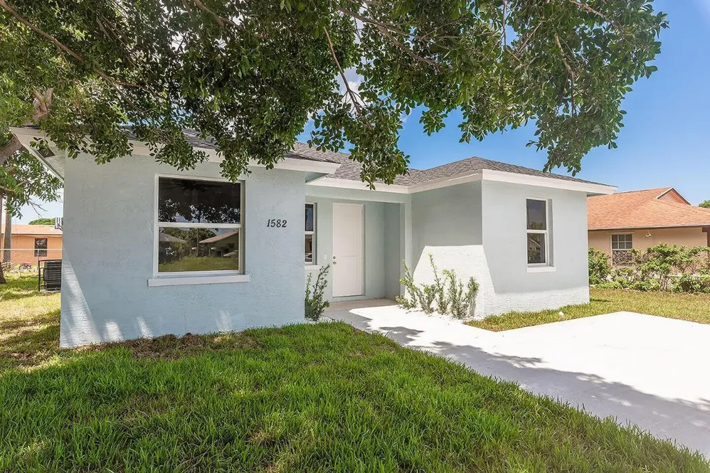 813 19th Street West Palm Beach FL 33407