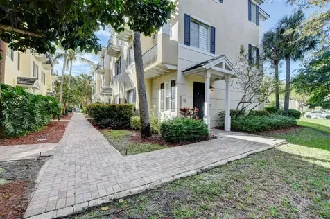 511 NW 39th Circle Boca Raton FL 33431