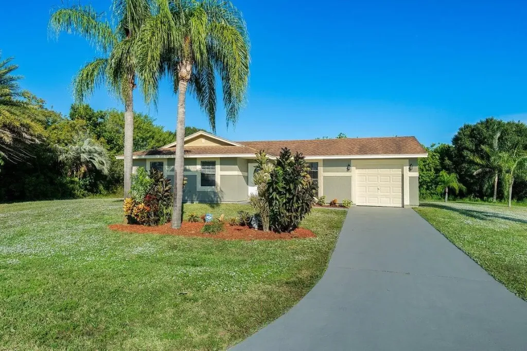 897 SW Carmelite Street Port St Lucie FL 34983