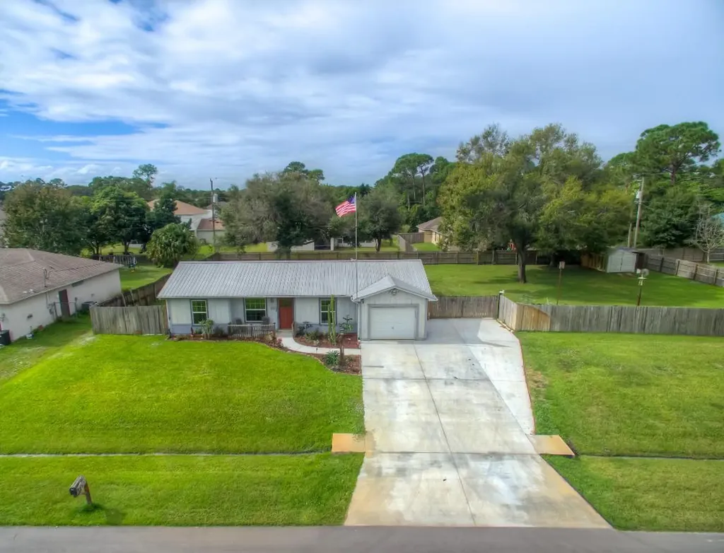 3832 SW Chicopee Street Port St Lucie FL 34953
