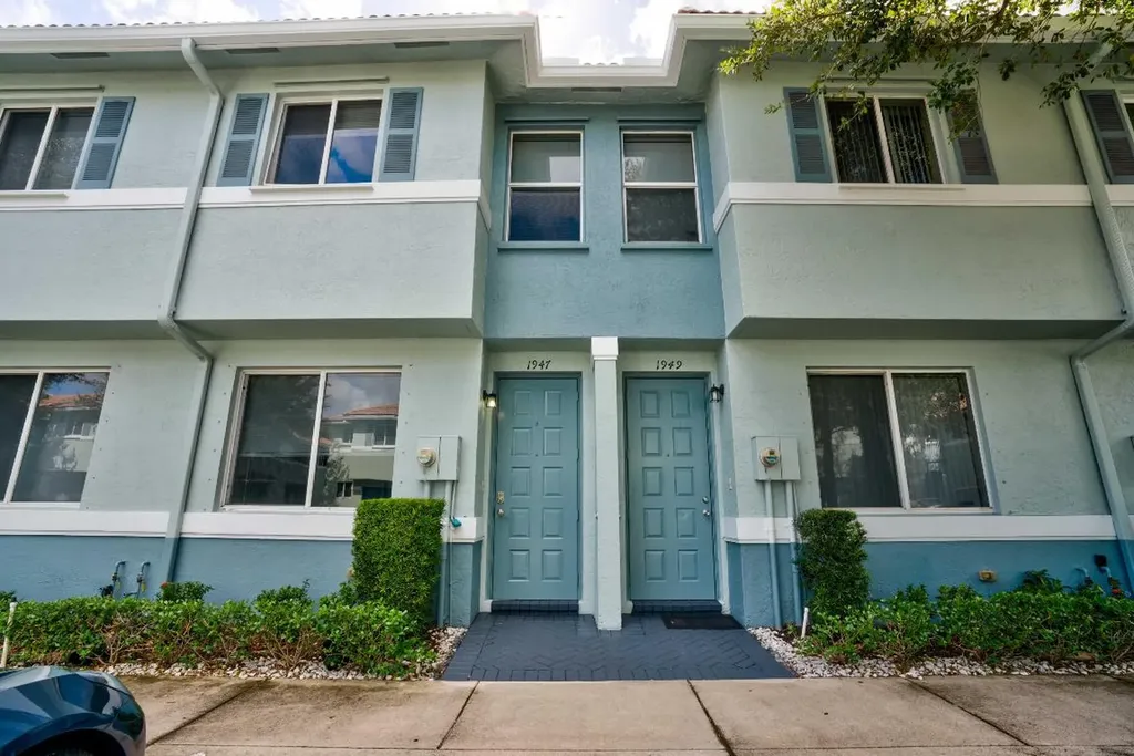 1947 Gardenia Court Riviera Beach FL 33404