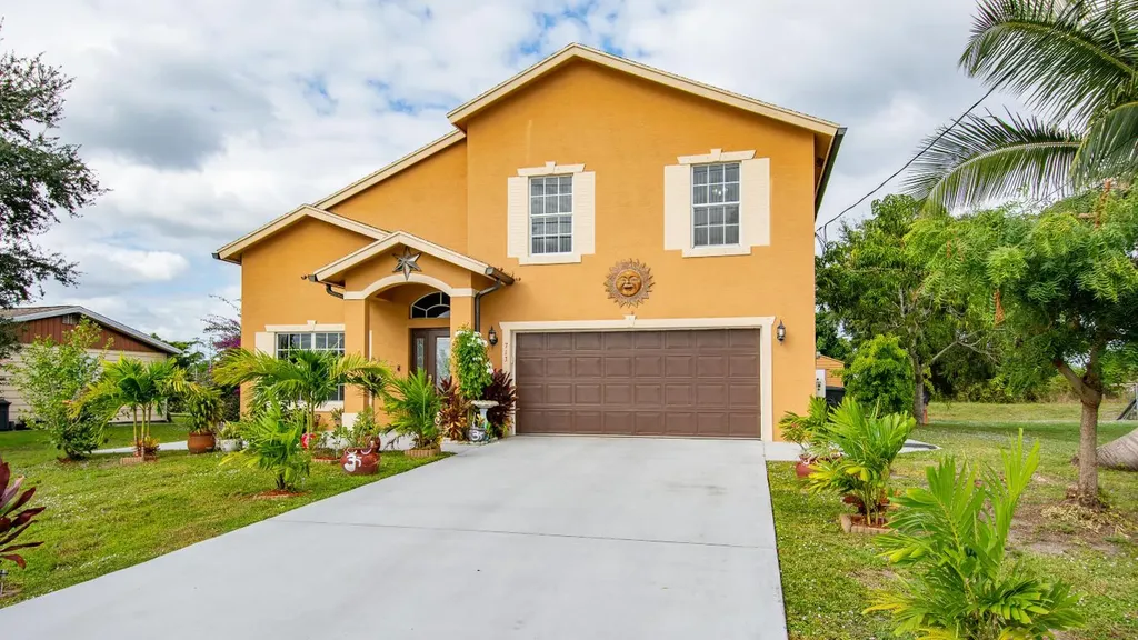 713 SW Tulip Boulevard Port St Lucie FL 34953