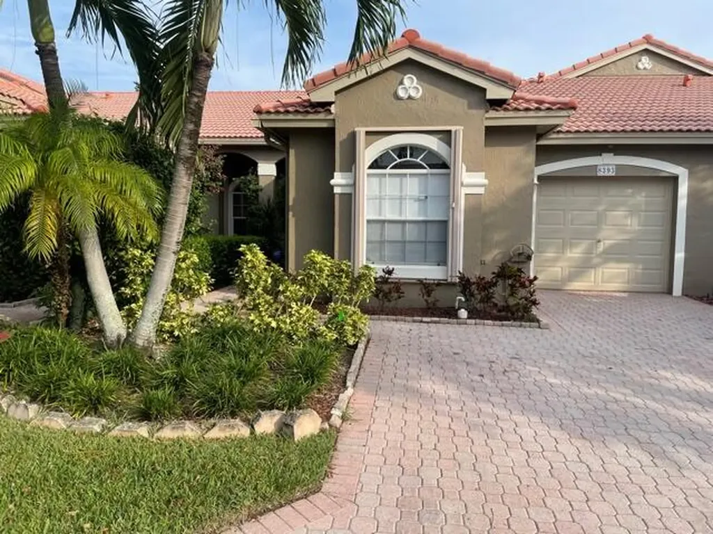 8393 Via Leonessa Boca Raton FL 33433