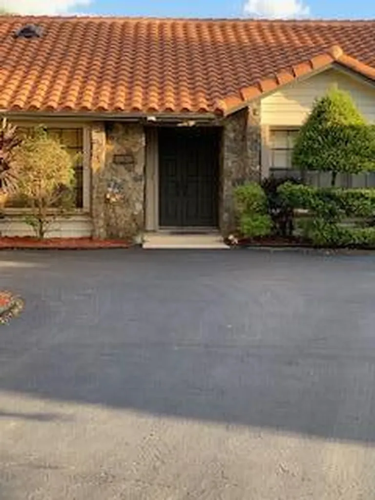 10836 NW 7th Street Coral Springs FL 33071