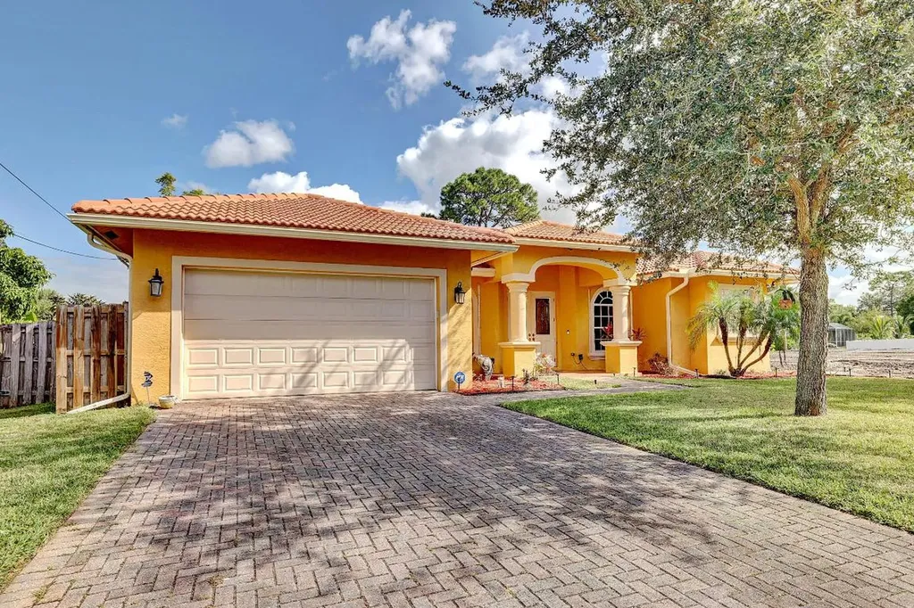 2331 SW Madrid Road Port St Lucie FL 34953