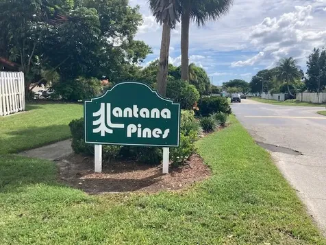 2800 Ponderosa Pine Court Lake Worth FL 33462
