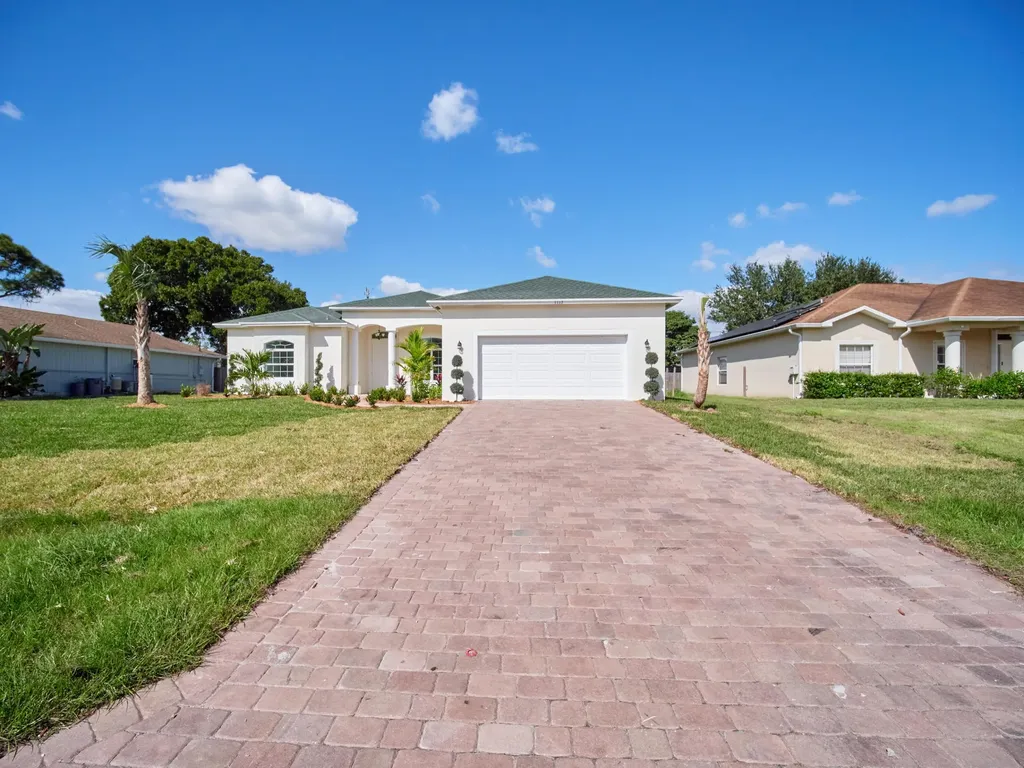 1117 SW Kickaboo Road Port St Lucie FL 34953