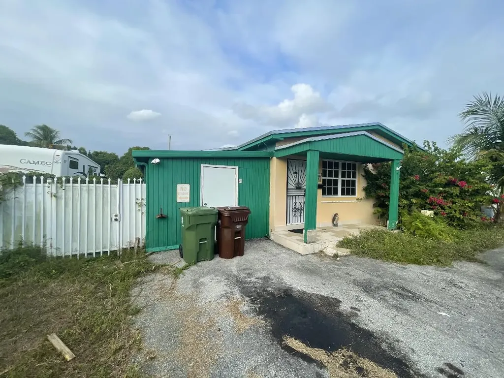 555 E 55th Street Hialeah FL 33013
