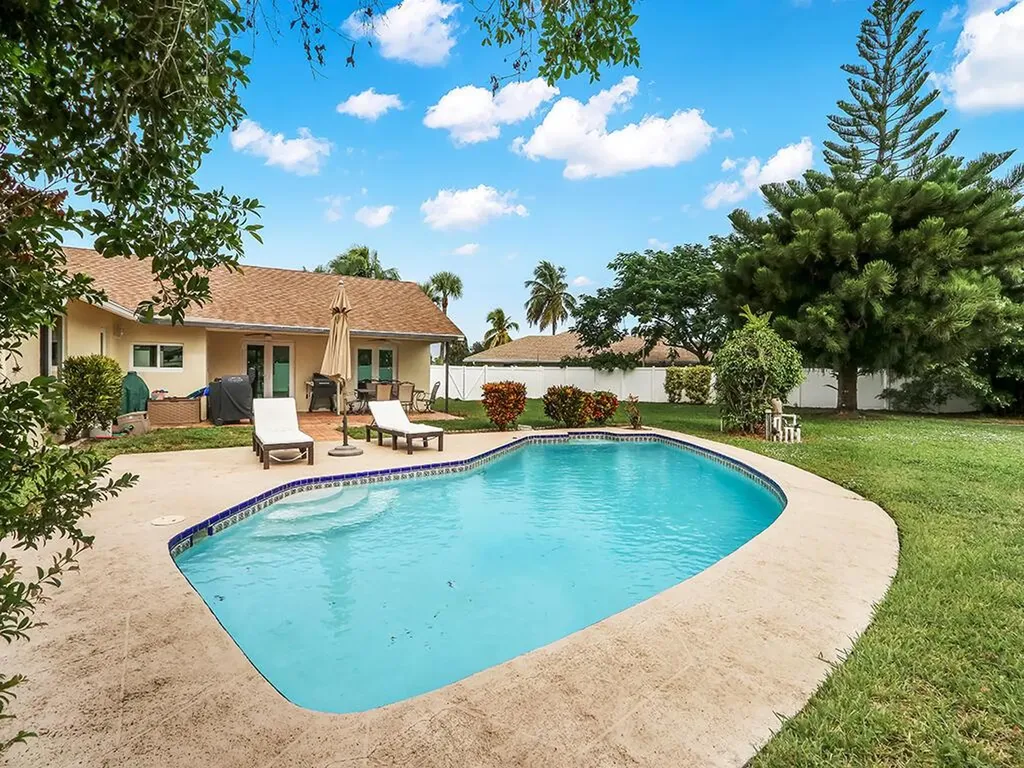 17722 Woodview Terrace Boca Raton FL 33487