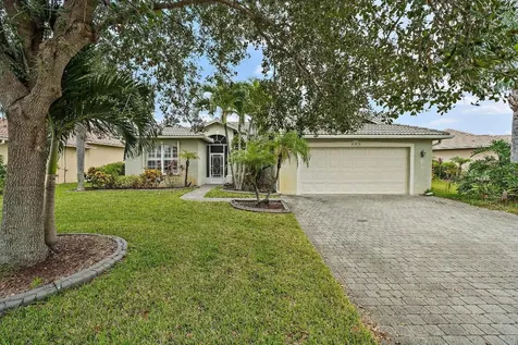 555 NW Waverly Circle Port St Lucie FL 34983