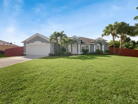 3318 SW Ludlow Street Port St Lucie FL 34953