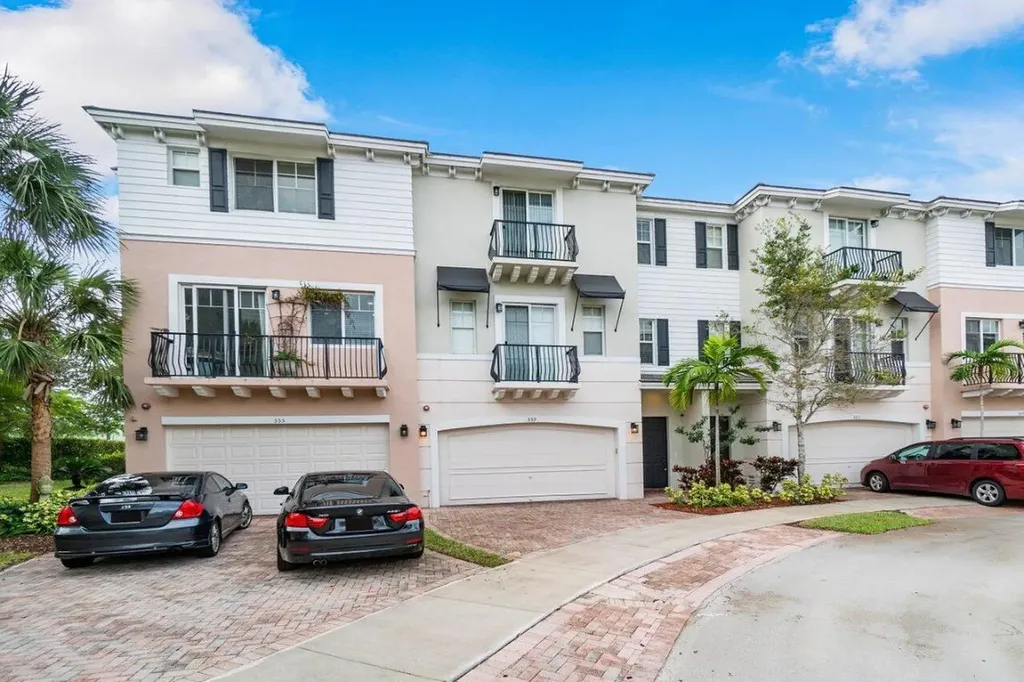 559 NW 35th Place Boca Raton FL 33431