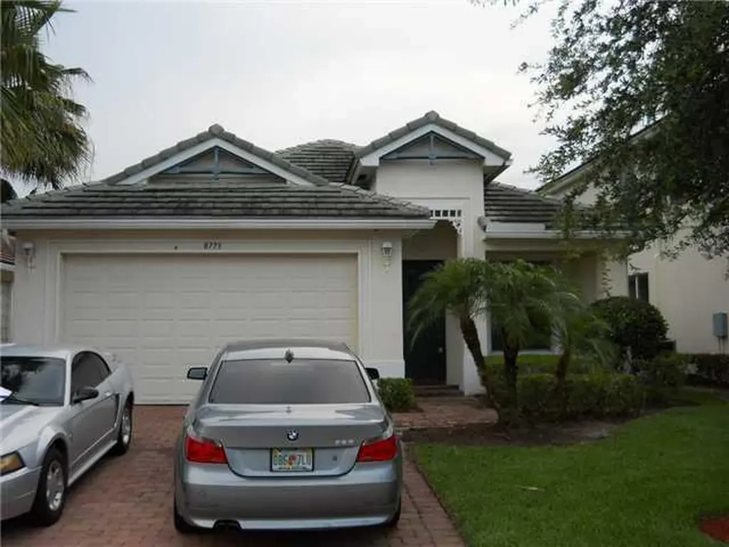 8773 Tally Ho Lane Royal Palm Beach FL 33411