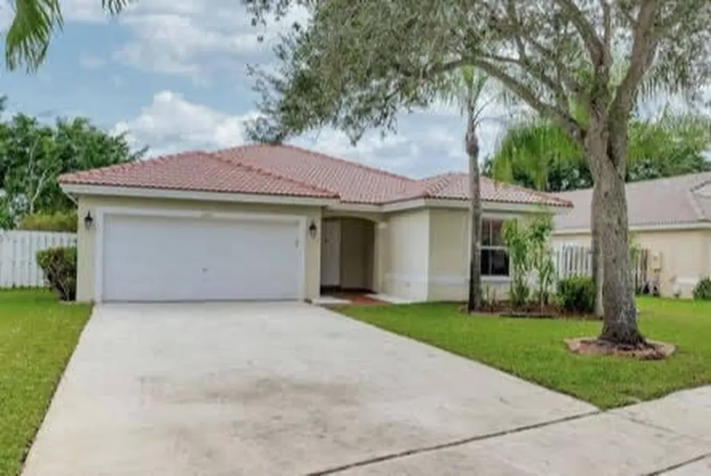 18498 NW 23rd Street Pembroke Pines FL 33029
